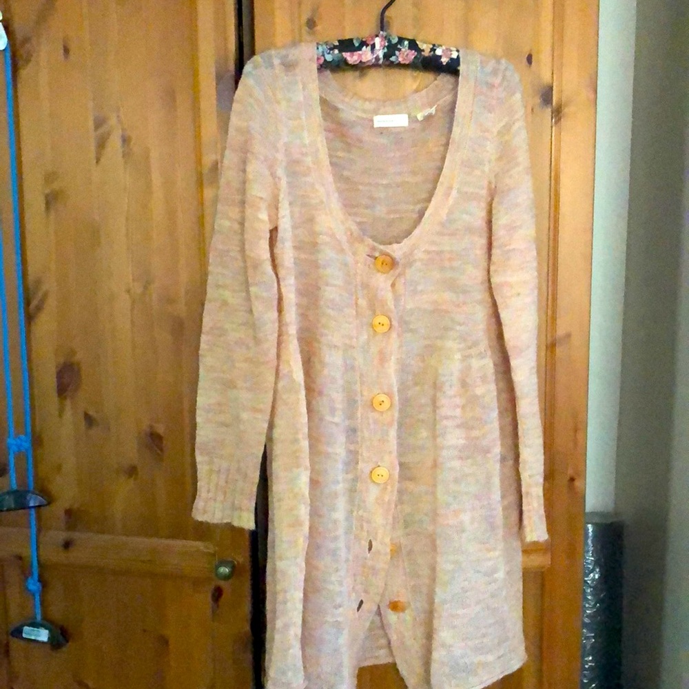 Sleeping in snow L knee length cardigan, in tact, very good condition!